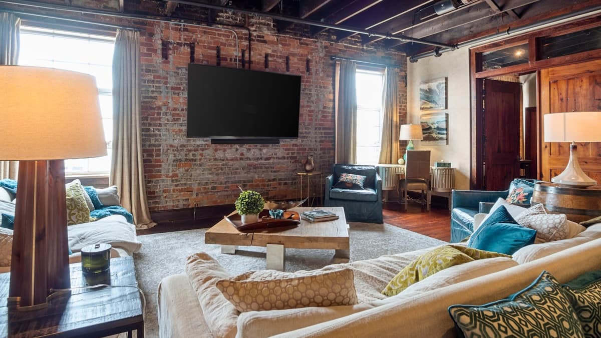Project Showcase: Gorgeous Downtown Condo